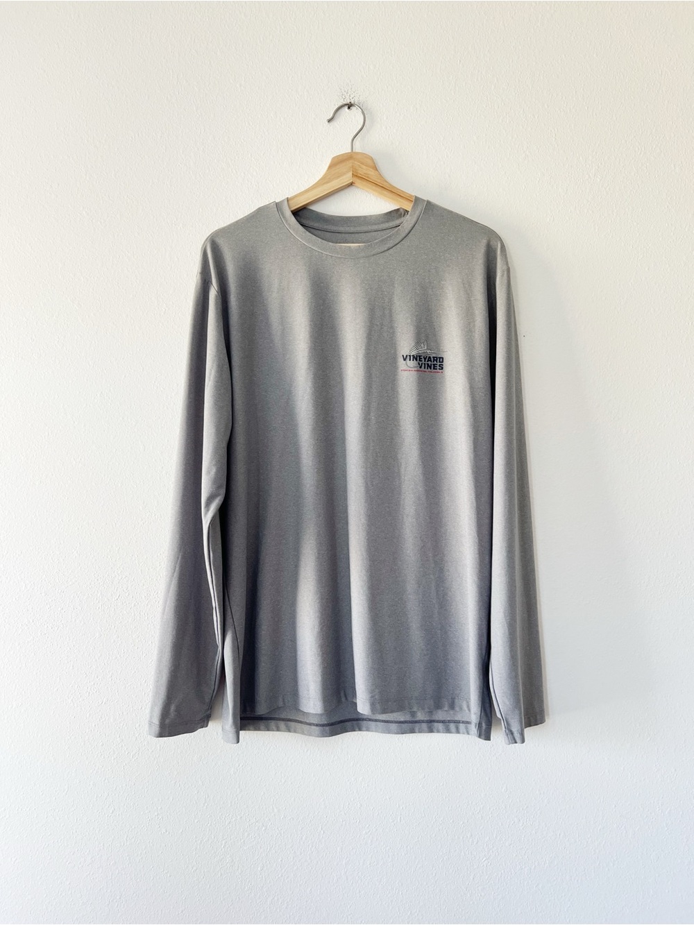 VINEYARD VINES | Performance Long Sleeve Swordfish Shirt | M